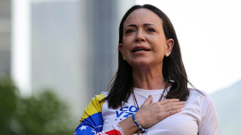 ماريا كورينا ماتشادو (María Corina Machado) تعود إلى فنزويلا بعد نحو عام في المنفى: «أنا هنا. معكم»