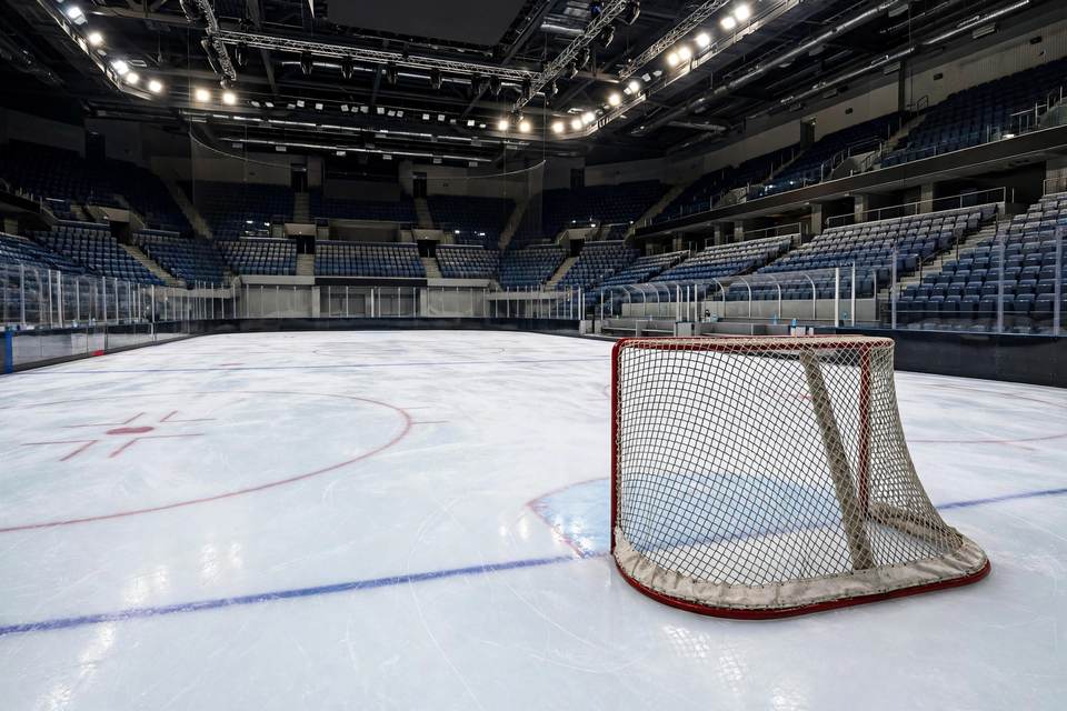 الكنديون (Canadiens): دوبيش (Dobes) يبدأ أساسيا أمام دالاس (Dallas) يوم الخميس ونيوهوك (Newhook) يصعد إلى الخط الأول