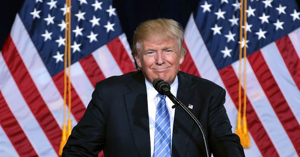 قاضٍ أمريكي يرفض طلب إدارة ترامب (Trump) وقف فرز أكثر من 20,000 بطاقة بريدية في كاليفورنيا ويحذر من «فوضى»