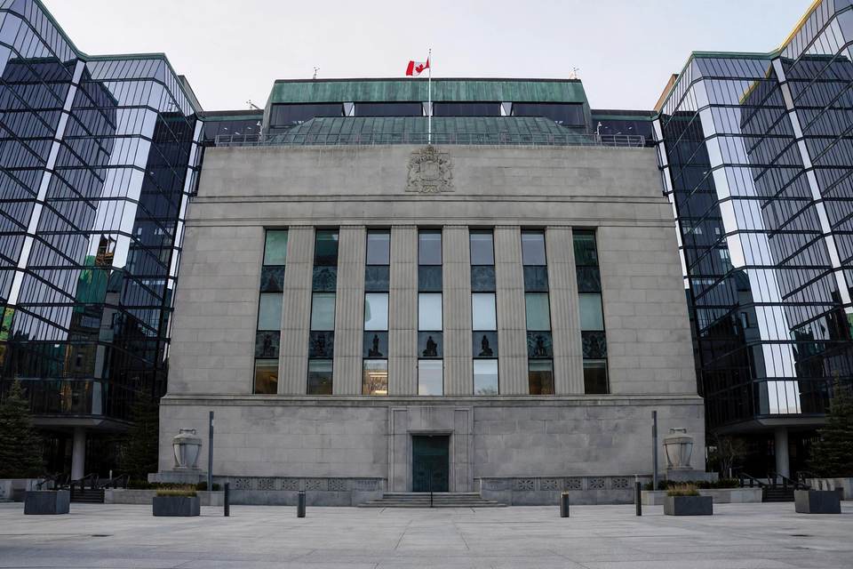 بنك كندا (Bank of Canada) يرفع الفائدة إلى 2.50% في أول زيادة منذ يوليو 2023 ويحذر من أن زيادات أخرى قد تكون ضرورية