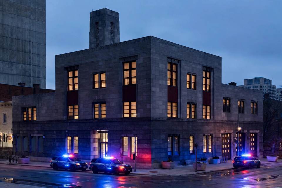 مونتريال (Montréal): رئيس شرطة مونتريال فادي داغر (Fady Dagher) يتعهد بالحقيقة وبعدم إفلات أي تجاوز من العقاب.. و5 من عناصر الوحدة المفككة يعودون للعمل